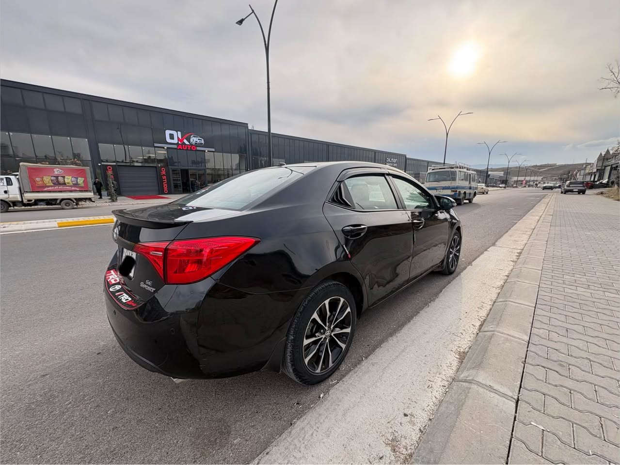 كرولا مؤديل 2017 SE مواصه فات گير سوكان سه نه وي تا 2023 تازه يه ٢ پارجه و ناو به تانه ي بؤياخه ساردي هه يه  سعري ١٢٢ گه لا / *********** / *********** السليمانية, العراق
