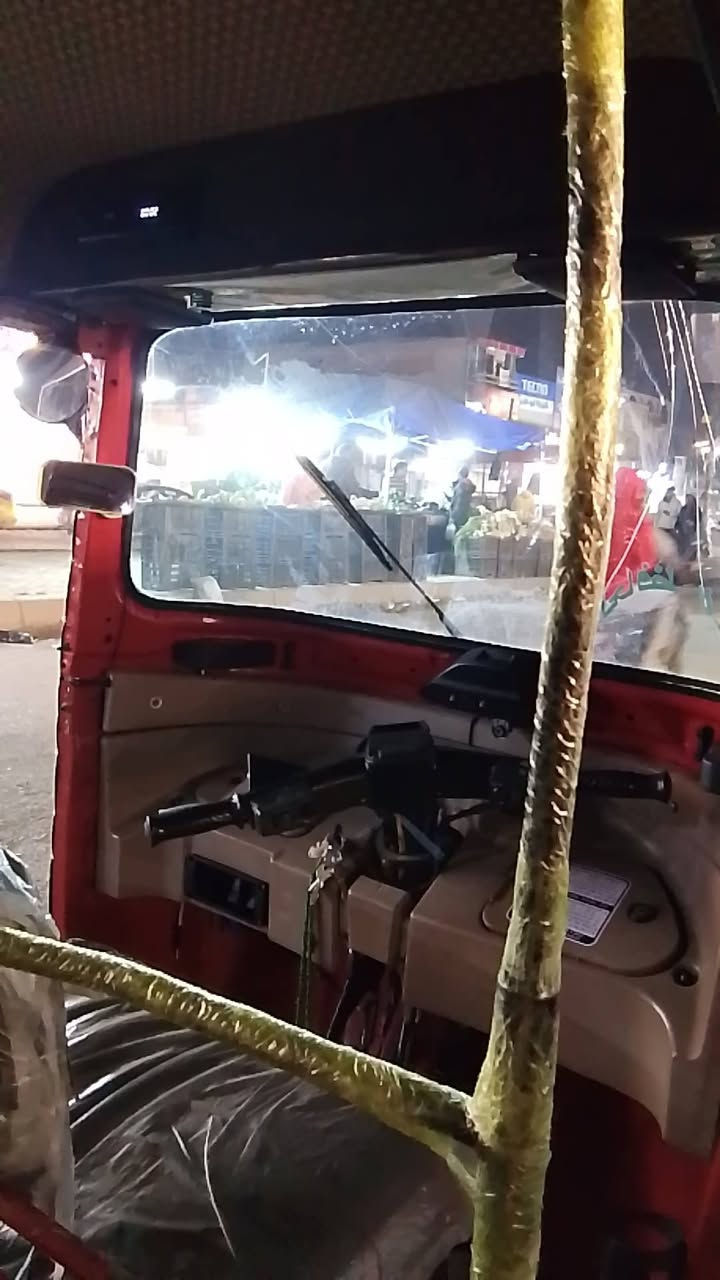 السلام عليكم تكتك 20 شهر 12 مكينه لا تنقيص ولا تبخير بس دوس رقم وسنويه نكليزي مكان   الحسينيه مال راشديه 
***********
