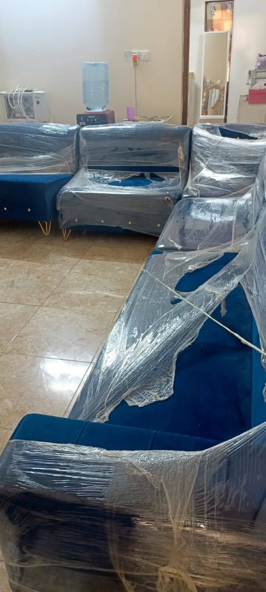 ديوان ١٠ مقعد للبيع خشب روسي اسفنج ١٠سم عرض المقعد ٦٠ سم السعر ٥٥٠ وبي مجال بسيط للإستفسار ***********
