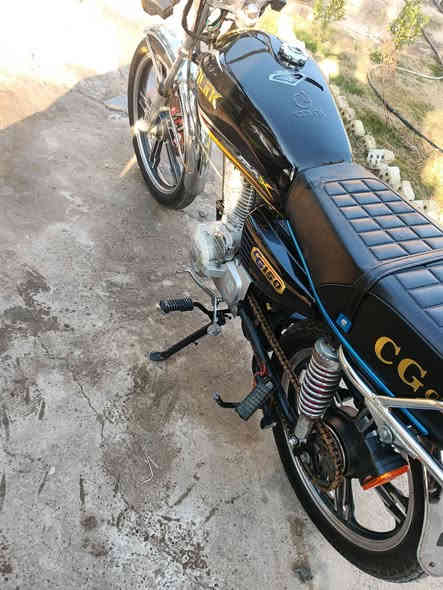 السلام عليكم ايراني سونك خمسه كير للبيع موديل 23 خير من الله معمره جديد الدراجه رايدهة 500 وبيه مجال حك 
الجه بس مكاني بغداد الدورة عرب اجبور رقمي ***********
