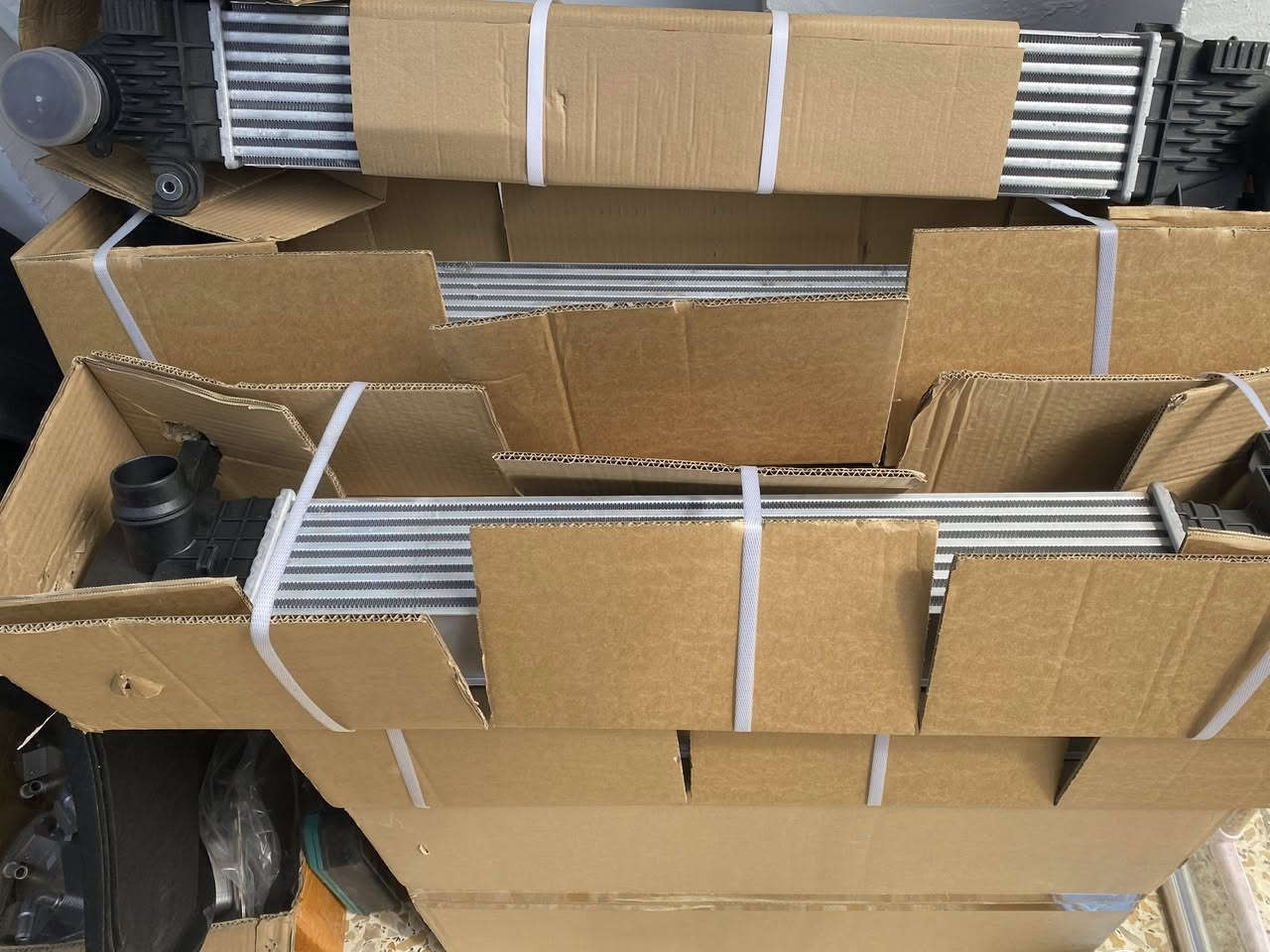 السلام عليكم و رحمة الله و بركاته 🌹
أخوتي الأعزاء اصحاب المجموعة و الأعضاء المحترمين تحية طيبة لكم جميعاً ❤️ 

يشرفني اعلن في مجموعتكم 📣  

🚘 عن توفر قطع غيار سيارات شيفروليت و جي ام سي 🚘

تتوفر قطع شوفرليت ترافرس موديل حديث  جميع الأنواع الأخرى 

 

أسعار جيدة ان شاء الله و خدمة توصيل ممتازة 📦 

بالصور مجموعة من ما توفر حالياً و القادم افضل 📸 

نسعد بخدمتكم 🌹 

📞 للتواصل : *********** - *********** 

📍 الموقع : بغداد ساحة الطيران / أول فرع يساراً مقابل ماركت الريان  

نتشرف بالجميع 🌹
