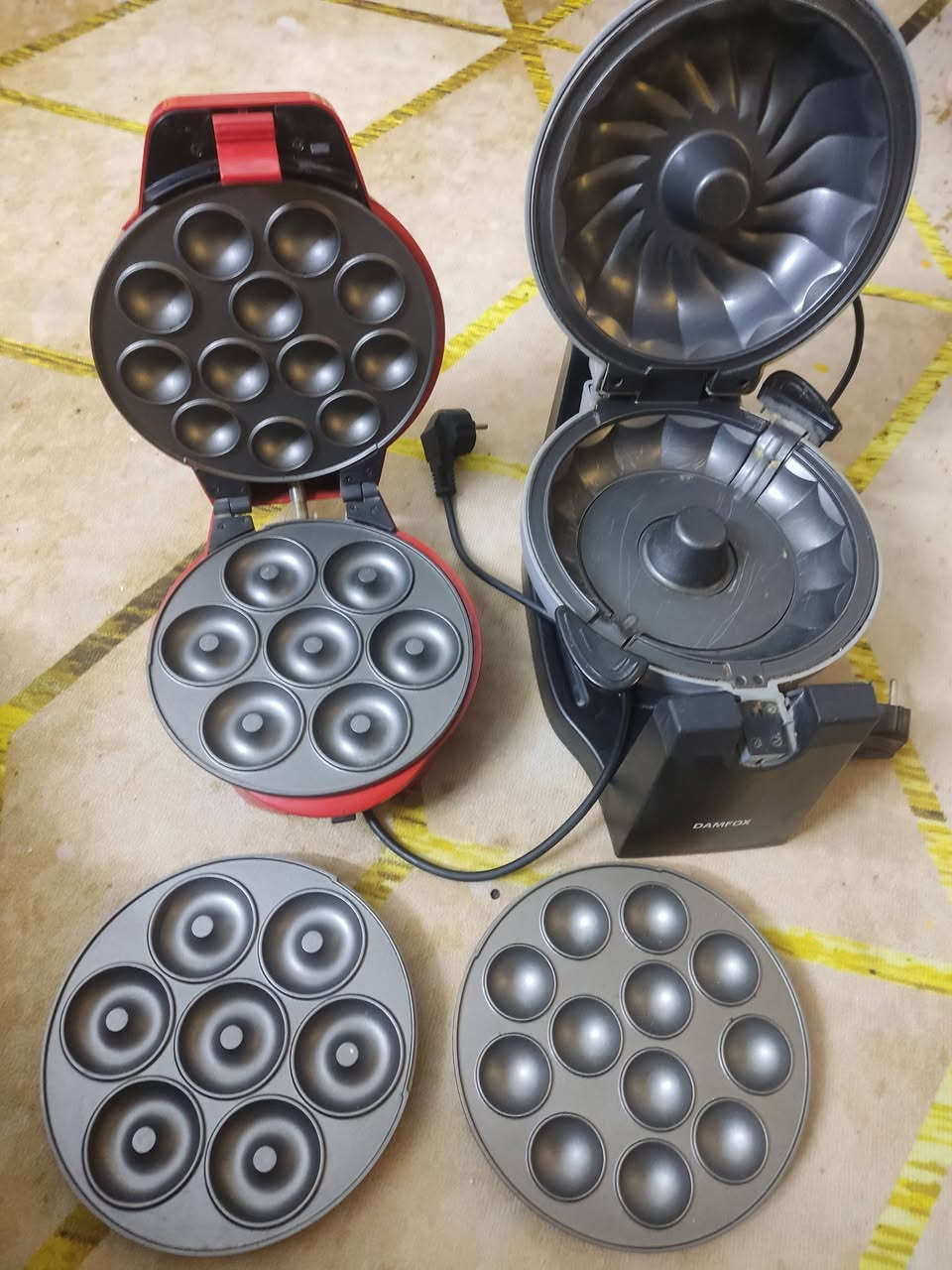 غراض للبيع قالب كليجه وقالب كيك اجهزه كهربائيه .


**إذا كنت صاحب هذا الإعلان وتريد حذفه لأي سبب، رجاءا أرسل رسالة إلى الدعم الفني**