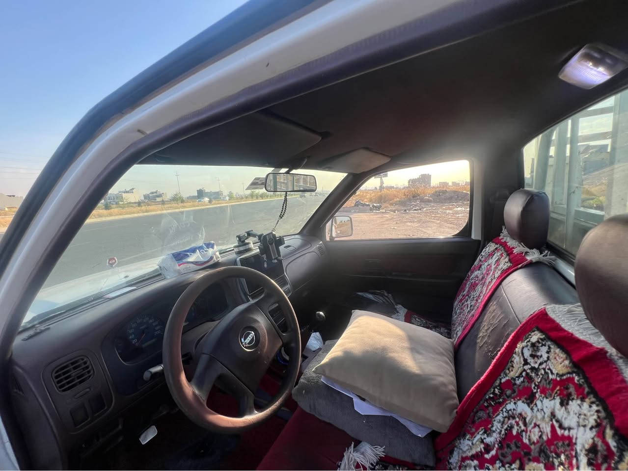 سان پیکاب 
مۆدێلی ٢٠١١ 
پێنج قولاب 
ناو سور جام کارەبای 
ناوگاعی بۆکراوە
تەبرید و گەرمی بەشەرت 
گێر و مەکینە و ئەکسل بەشەرت کەپسە و نەکراوەتەوە
تەقەو رەقەی تیانیە مەسروفی تیانیە
تاخم پێش و پشتی مەزبوت  
تەحویل و بەناوکردن بەشەرت بەناوی خۆمانە 
  سێ قولاب بۆیاغە و دەرگای سایەق یەک پەڵە ساردی هەیە چامڵغی سایەق بەبیلاد گۆراوەسبوغ نیە
***********
***********
ناونیشان هەولێر بنەسڵاوە أربيل, العراق
