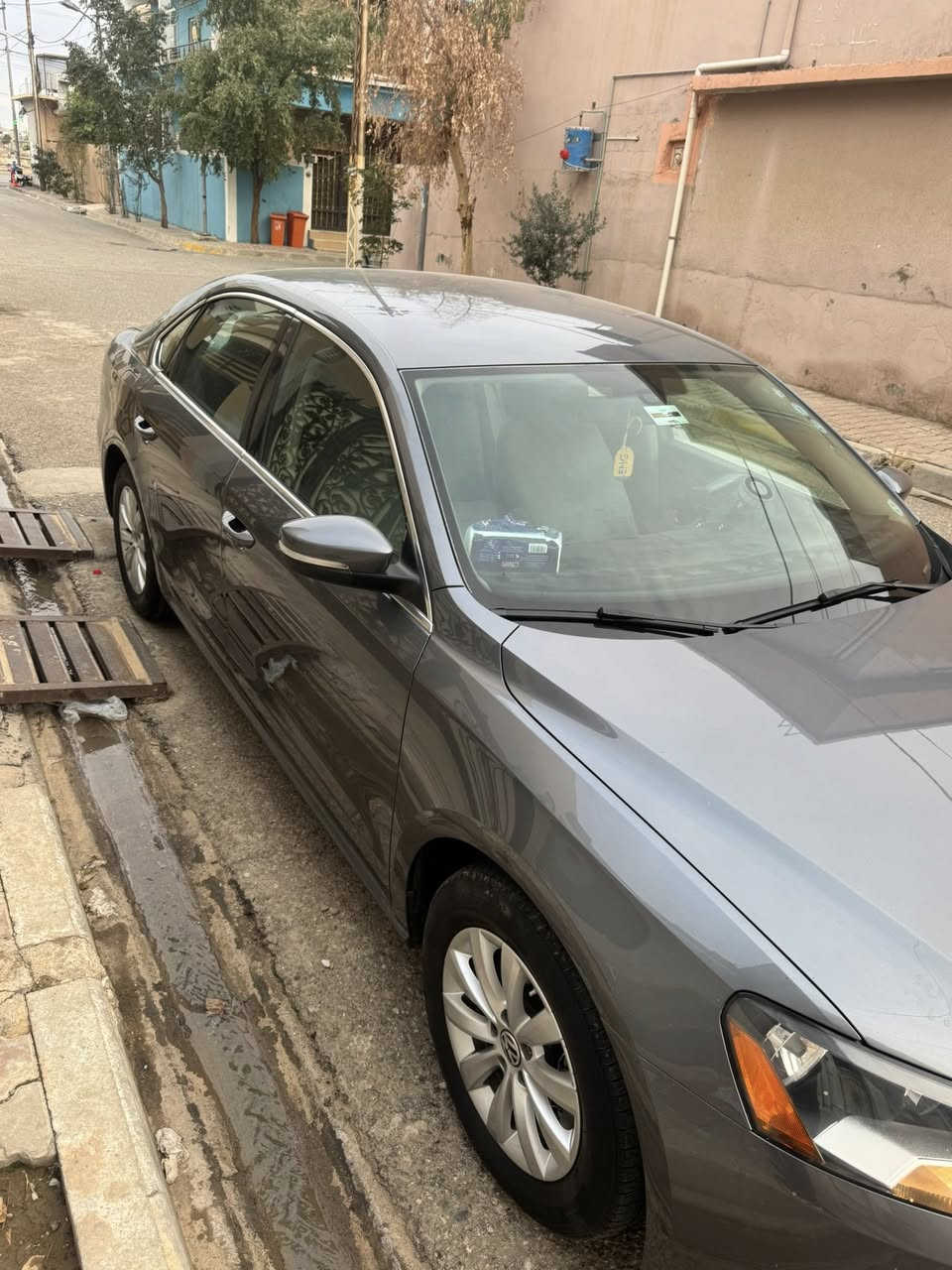 سلام عليكم
سيارة باسات موديل 2015 خليجي 5 سلندر ومحرك 2.5 بدون ضرر كلين تايتل محرك وكير ابشرط وماشية 217كيلو

ورقم أربيل وبيها بطاقة بنزين 

السعر 157$

للاستفسار الاتصال او مراسلة ***********
