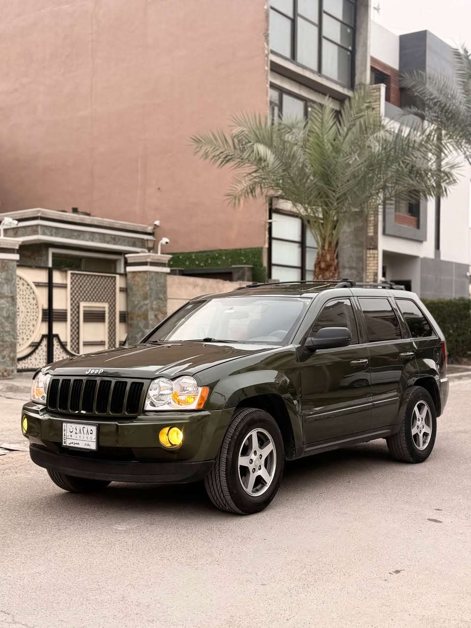 السلام عليكم 
جيب لاريدو موديل ٢٠٠٧ 
ماشيه ١٧٥ الف 
مكينه ٣٧٠٠ سته سلندر 
سلايد 
كشن كهرباء 
قطعتين تبريد 
سماعات بوستن 
شاشه جبيره كار بلاي 
كامره دواره 
صدر جديد 
تايرات اماميه جديده 
رقم بغداد تحويل مباشر 
السياره داخله من امريكا حادثها صندوك بدون ايرباك 
بالعراق بيها قطع صبغ 
مكانها بغداد اليرموك 
السعر١١٥ وبيها مجال 
*********** بغداد, العراق
