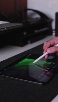 قلم آيباد metapen A8 🔸 المميزات :  🔹 يعمل على جميع انواع آيباد أبل من ...