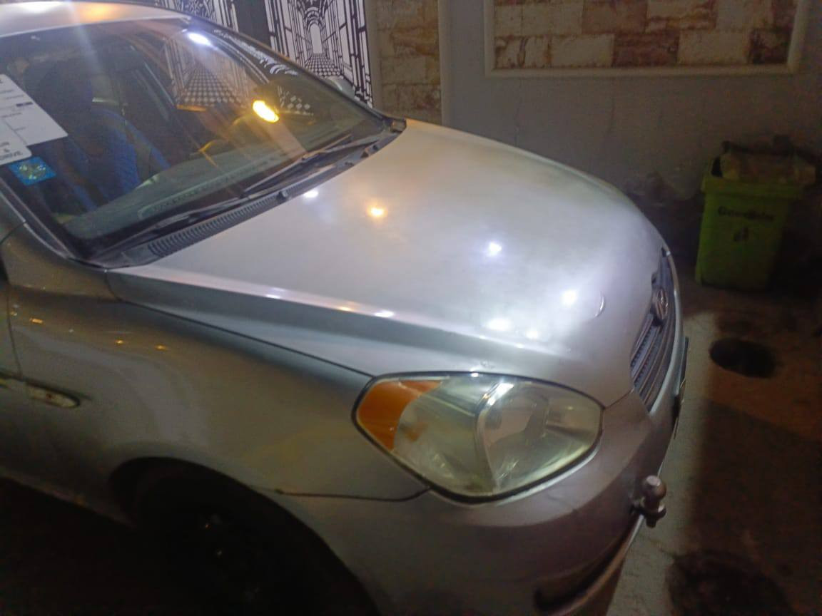 السلام عليكم اكسنت ٢٠٠٦ امريكي مصبوغه احزام مكينه وكير نضيفات 
شاشه وكامره شادلها باسمي سياره نضيفه 
خير من الله 
سعرها ٧٢ ورقه وبيها مجال   
 ***********
