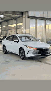 سلام عليك ________ بي واي دي 2025 ‏BYD 05 2025 اليكم المواصفات يوجد دي...