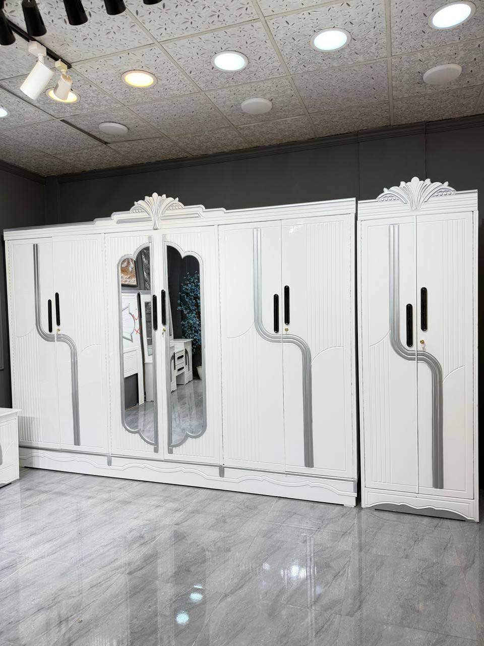 السعر // مليون فقط 😍

🔅تفاصيل الغرفة المرمري  ....

 خارج ٤ملم ام دي اف 🔺
وداخل معاكس ٣ملم 
صبغ حراري  درجة اولى 

عدد القطع  ٧ قطع 😍
🔺1 //جرباية  قياس  ١٦٠ × ٢٠٠ 
🔺//ميز جانبي ايسر قياس ٥٠
🔺2// وميز  جانبي  قياس ٥٠
🔺3// زاوية ارتفاع مترين عرض ٨٠
🔺4// وميز بلازمه  
🔺5//وميز مراية ارتفاع مترين عرض ١٢٠
🔺6// وكنتور ٦ باب  ارتفاع مترين و١٥ طول ٣ متر و١٥

القطعه الثامنة حسب الطلب شازلون
سعرها ٥٠ الف ❤️ الرمادي, الأنبار


**إذا كنت صاحب هذا الإعلان وتريد حذفه لأي سبب، رجاءا أرسل رسالة إلى الدعم الفني**