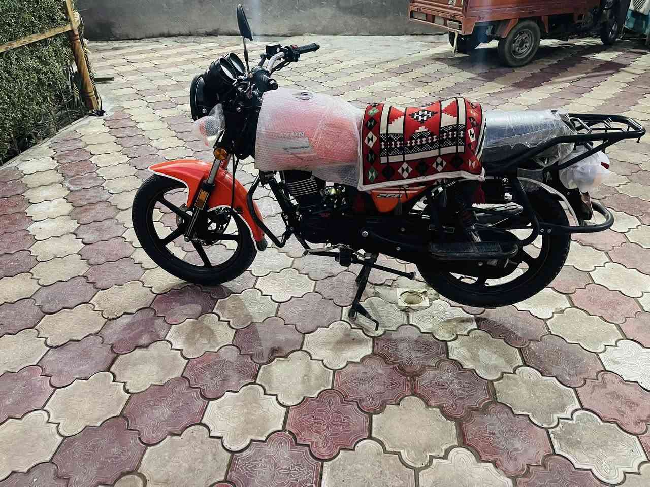 السلام عليكم دايون ‏ موديل 23 أوراق أصولي أصولي محرك كهربائيات ￼مكفول من كل شيء دراجة خير من الله برغي ما ناقصها السعر١٧٠٠بيه مجال مكان طوريج ***********￼
