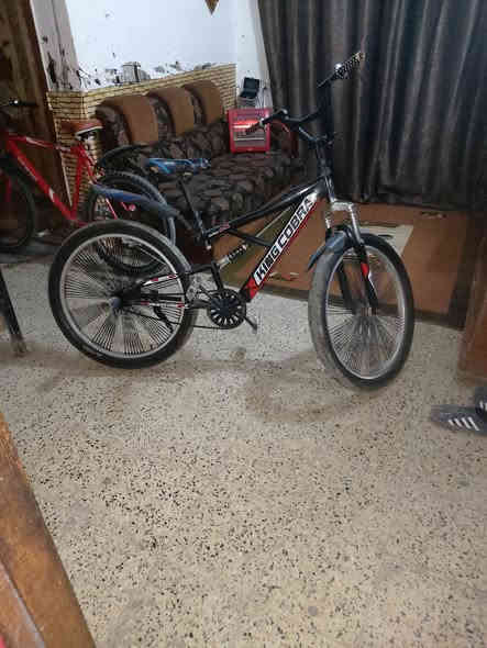 السلام عليكم
مجموع بايسكلات 
المكان بغداد الشرطه الخامسه
***********
