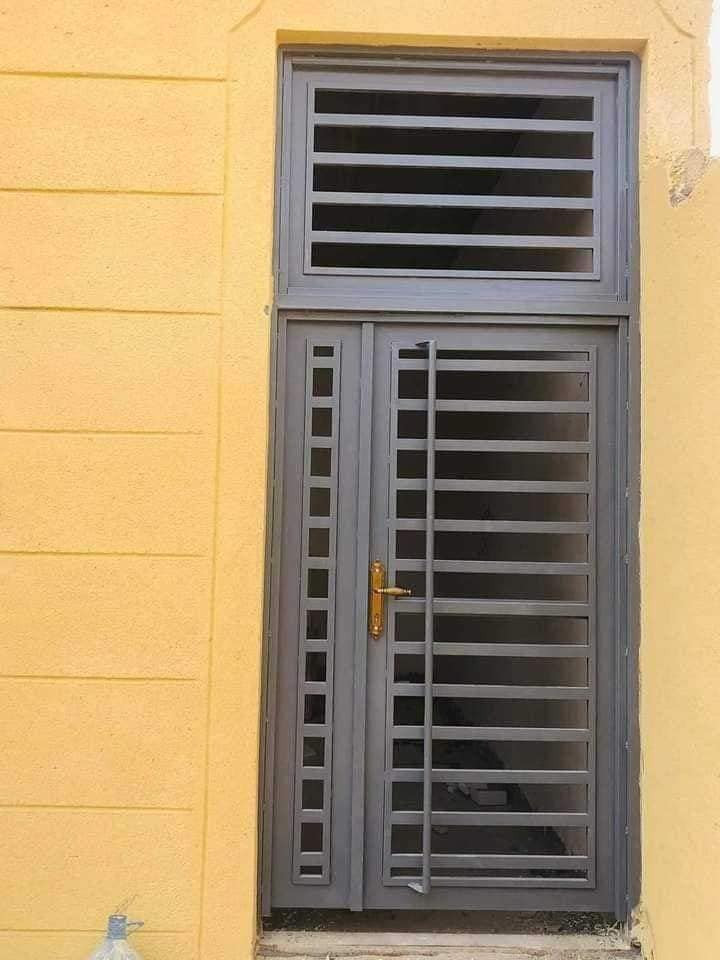 ***********
***********
