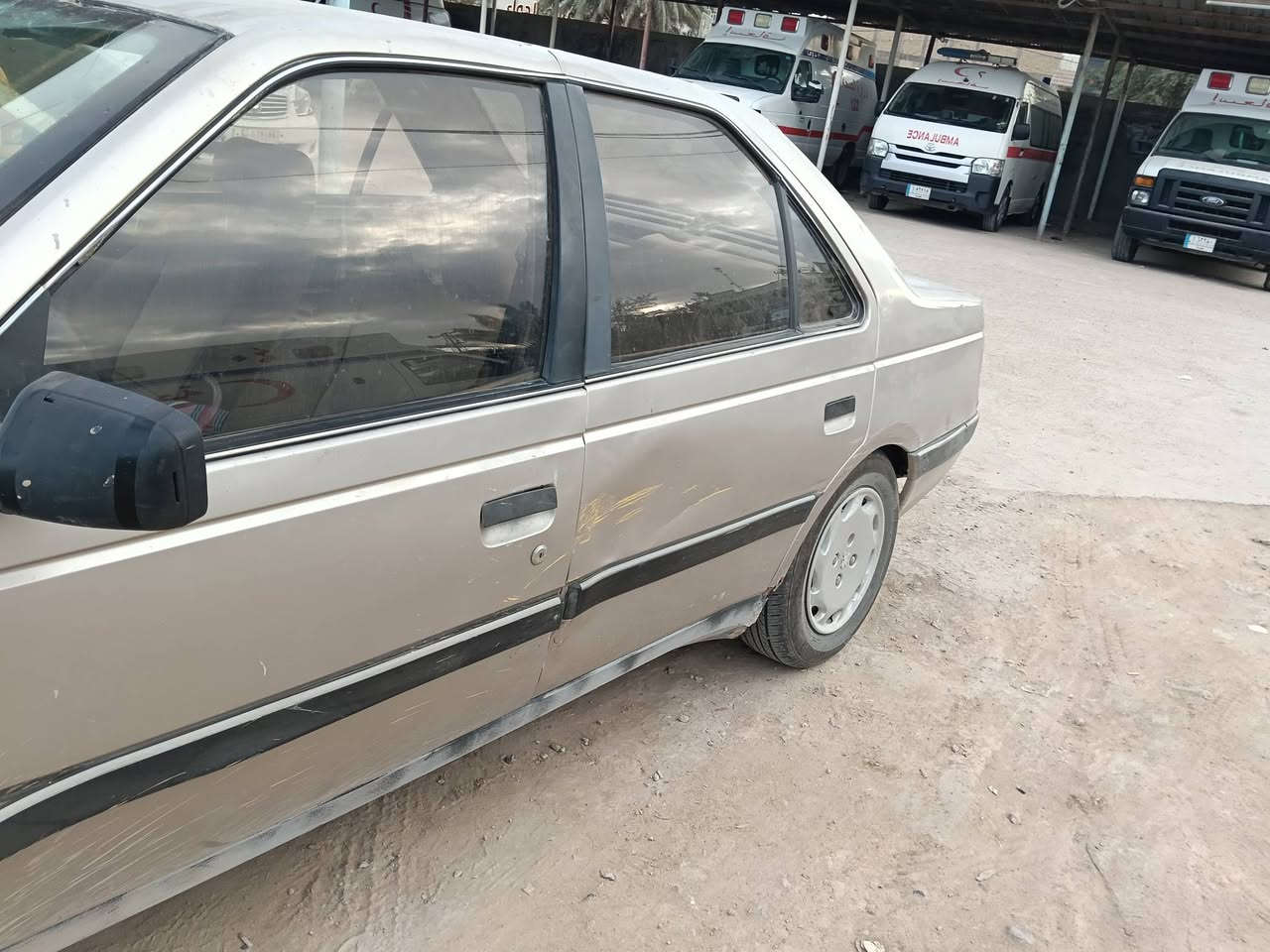 السلام عليكم بيجو 405فرنسي موديل 1992كير محرك سمند كابريته للبيع حداديه امامي جديد السياره عايزه بطانت السايق وبيه نقوصات بسيطه السعر 18ورقه مجال قليل وكاله باسمي مسؤول على التحويل الاتصال ***********.............***********
