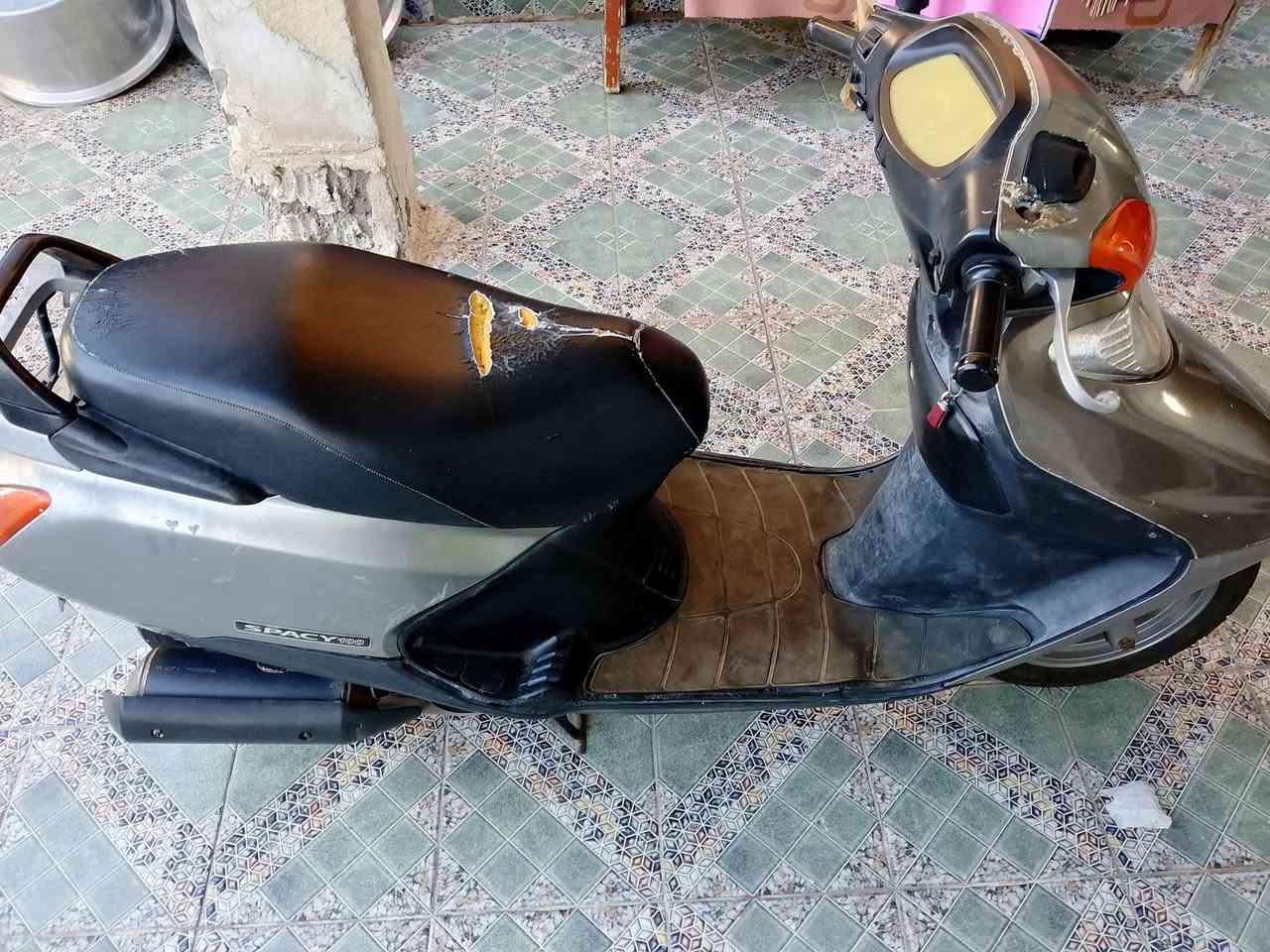 السلام عليكم شباب سبيسي للبيع مفتوحه مره واحده مجفته راح اخلي رقم تلفونك والسعر 650 وبي
***********
