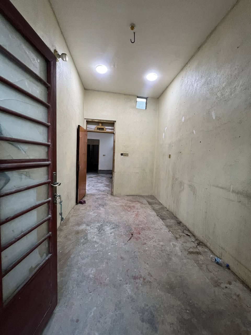 دار للأيجار 225 الف دينار
دار للأيجار مساحة 135 متر 
بي غرفة وصاله وستقبال وكراج سياره 
وحمام ومناور ثنين 
ارضية صبة

عنوانة انبار فلوجة حي جبيل 
قرب استداره الجسر الثالث قريب علا شارع العام 

***********
***********
