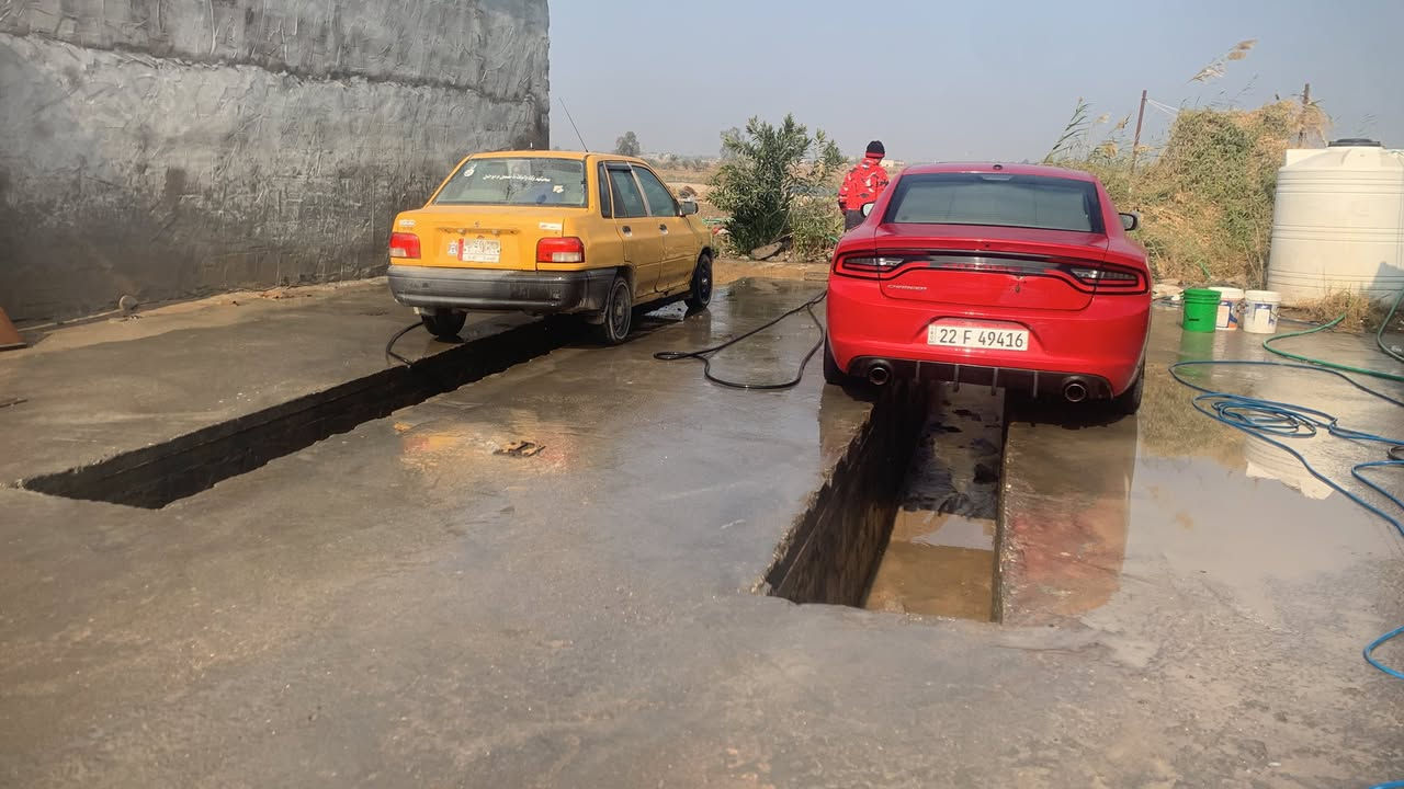 سايبه صفره مديل 14 سنويته صاقطه تاخذه مصفره من كشي مكينه كيه برايد جديده كهربائياته كله شغاله حته الماسحات 18وبيه مجال قليل عنوان بصره قضاء المدينه رقم ***********
