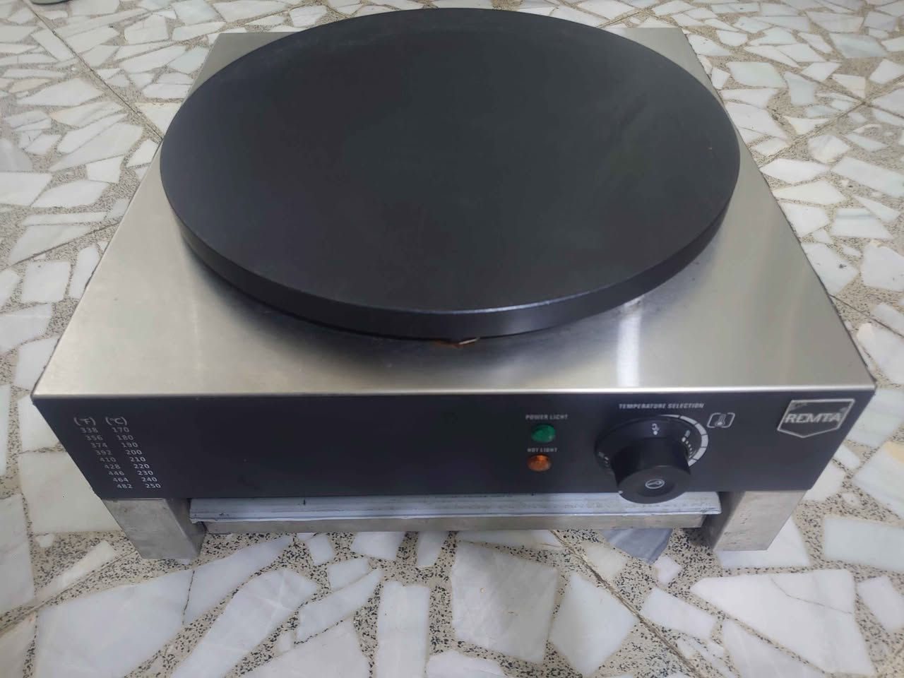 جهاز كريب كهربائي من شركة Remta التركية
الجهاز جدا نظيف مستخدم 3 ايام فقط
السعر 200 الف
والادوات هدية ويا
هـ *********** بغداد, العراق
