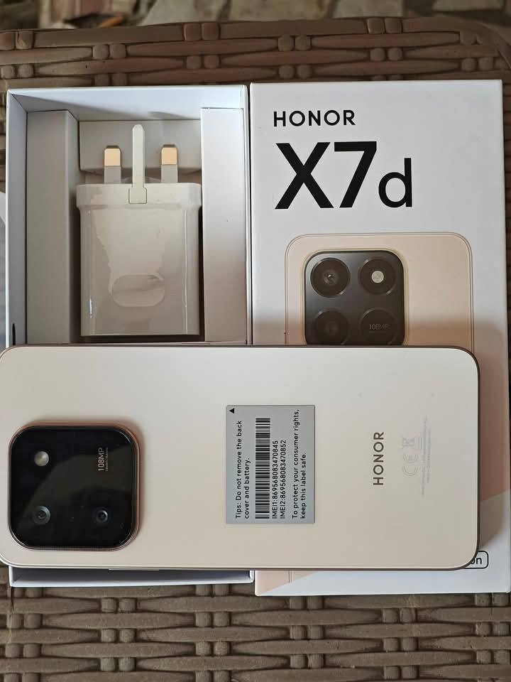 هونر x7d جديد ذاكره 256 رام 16 بطاريه 6500 ملي امبير كامره 108 بكسل صوت استريو /ب ٢٣٥ الف ***********

