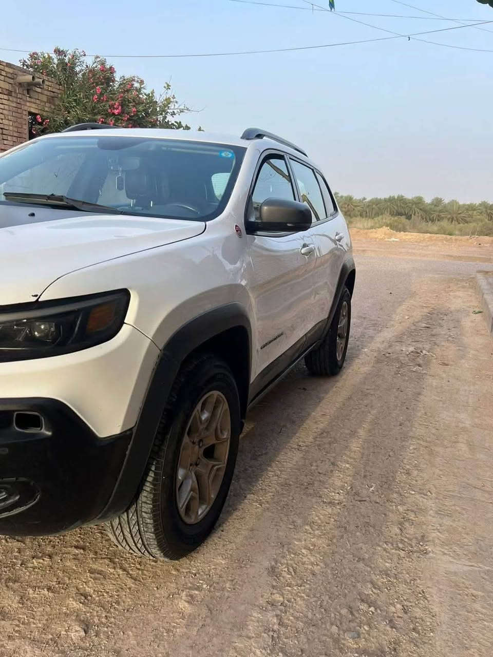 السلام عليكم
جيب شيروكي ترايل هوك 

ابيض موديل 19 

6 سلندر محرك  3200cc

 ماشيه 130 الف كيلو

فول مواصفات

.

رادار زوايه العميه

تعتيم تلقائي

شاشه حجم الكبير

توقف ذاتي مع حساسات 

كشنات جلد 

تدفئة بلكشنات 

كشنات كهرباء 

فور ويل 

تشغيل عن بعد 

رادار جانبي 

حساسات خلفية 

هيترات بلمري

لد نهاري + لايت زنون 

مثبت سرعة 

مضخم صوت 

صندوق كهرباء 

دخول ذكي + ٤ بصمات 

اشاير بالمري 

ترحيب بالمري 

ويل حجم 17

تبريد وتدفئة مناخي منفصل 

السعر و باقي تفاصيل الاتصال

 *********** 

مكان سياره ميسان
