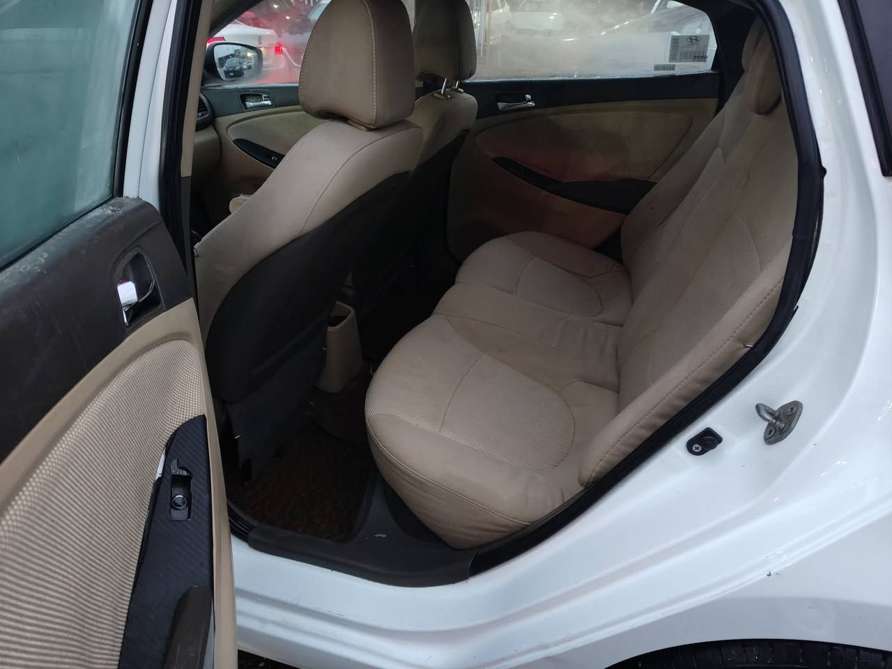 السلام عليكم اكسنت11 للبيع محرك كير تبريد كله شرط سياره ماتصرف عليها أي شي بيها صبغ دوسات وبيها ملاحضات بارد سعر 108 وبيها مجال شراي اتصل وتدلل مارد خاص ***********
***********
