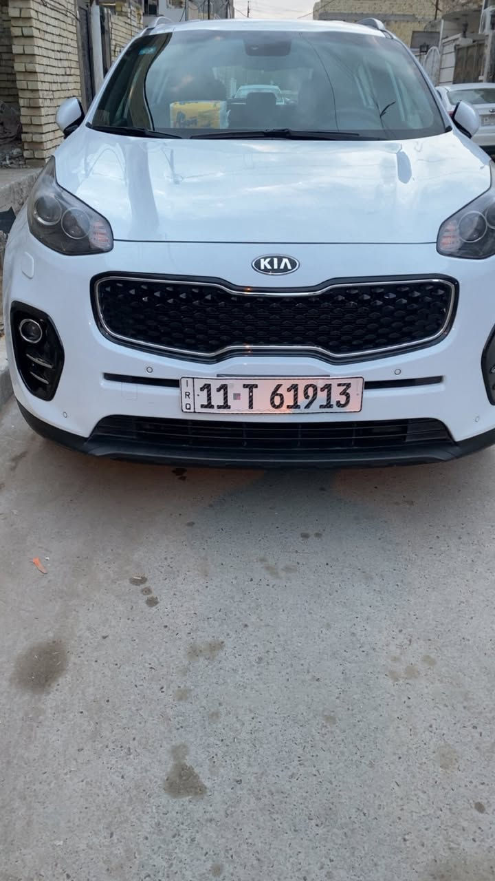 سلام عليكم  سبورتج 2018 بغداد خليجي مكفوله من صبغ بيها تكحيلات بسيطه اثر شخوط
مكينه 2000 دوش. سياره ماشيه 74 الف 
مواصفات  بصمه تشغيل   بصمه هندبريك 
كشنات كهرباء الامامي زراك لايت  داخله بيجي 
سياره حلوه  ونظيفه  مكاني بغداد   ***********
