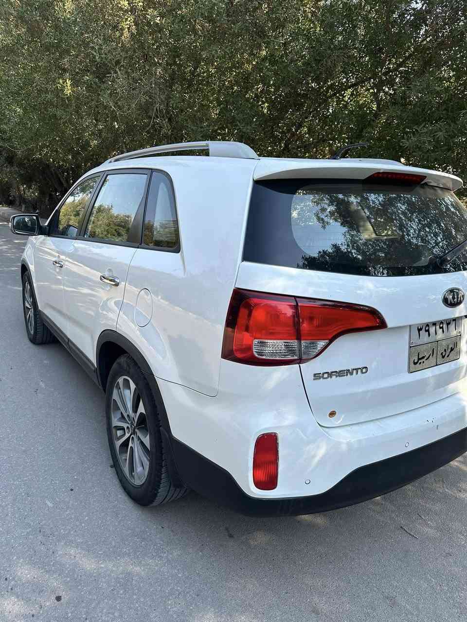 السلام عليكم
سورنتو 2015 خليجي

محرك 4 سلندر 

طابوكة جديدة 

بصمة تشغيل

2 بصمة ابواب

بصمة جنطة

تحكم استيرن فول جهتين

ويل كروم فراشة حجم 19

اشاير بالمري

تثبيت سرعة

مري شفط

3 قطع تبريد

صبغ شبرين من البنيد و  نص الجاملغ الامامي

نظام اقتصادي ايكو

7 راكب,(السعر)160. بي مجال بسيط 

يدات الابواب نيكل

العنوان: النجف الاشرف 

***********
