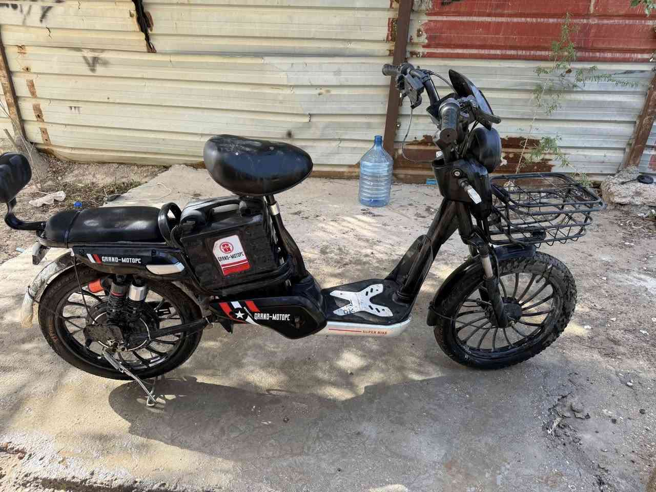 دراجة شحن للبيع سعر ٣٥٠بيها مجال بسيط ***********
