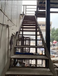 درج طول 6 متر وا 20 س للبيع العنوان بغداد 07780143276