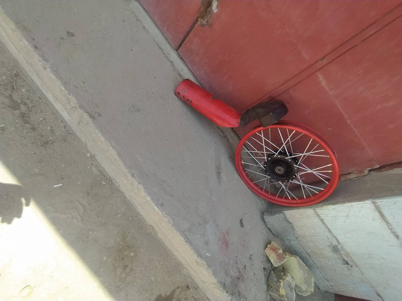 سلام عليكم للبيع ويل خلفي وصبغ حراري الويل  عدل موس+ راسطه طياري سعر الويل 35 وراسطه 40 +مجال اتصال فقط/***********
