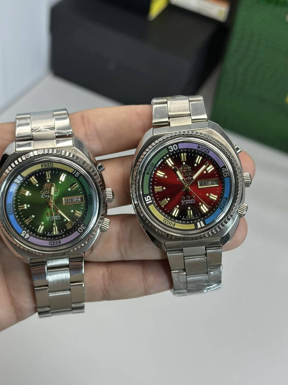 اورينت بحري اوتوماتيك
مكينه ياباني اصلي 21حجر
رنك داخلي دوار لقياس مستوى الغوص
تاريخ يومي شهري 
لامينوس بلكامل 
وزن ثقيل 144غ
سعر 125 الف على اول تم


**إذا كنت صاحب هذا الإعلان وتريد حذفه لأي سبب، رجاءا أرسل رسالة إلى الدعم الفني**