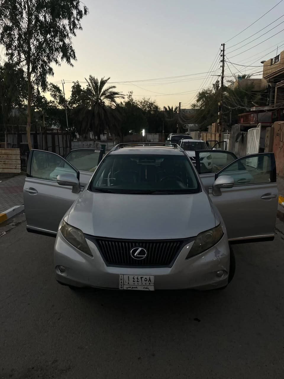 سلام عليكم لكزز R 350 موديل ٢٠١٠ سياره كلهة عل بلاد سياره عله ادينه رقم بغداد ‏‪***********‬‏ السعر 110
