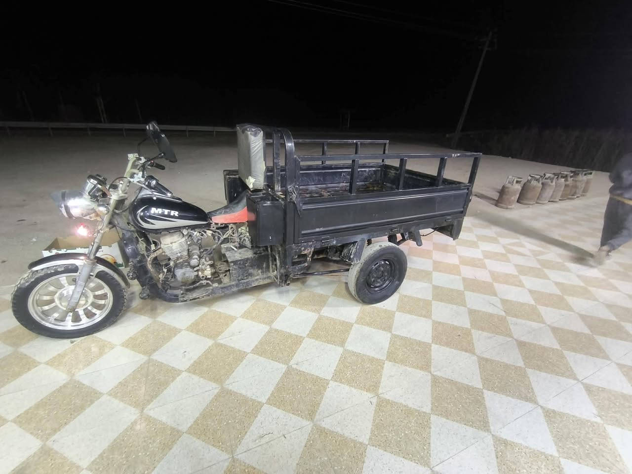 ستوته للبيع كلك مكان الحمزه الشرقي ***********
