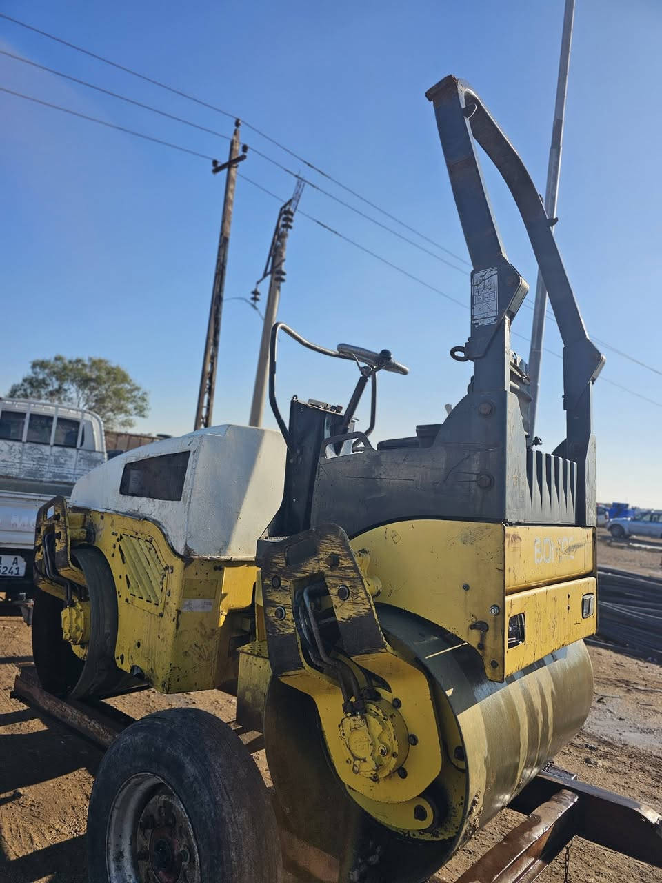 حادله للبيع موديل 2005 شغاله كامله كبل للشغل بس بدون رقم بس منفيس العنوان ديالى بعقوبه بهرز الستفسار ***********
