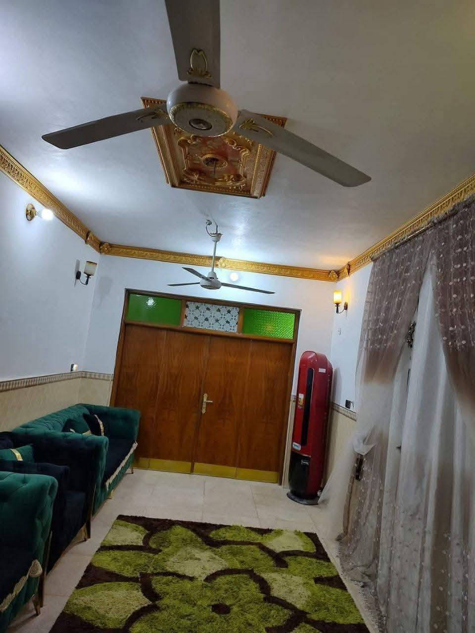🏡 للبيع بيت مميز في حي الوفاء - بسعر مخفّض وللبيع الجاد 🏡

📍 الموقع: حي الوفاء
📐 المساحة: 100 متر
🏠 البناء: كونكريت طابقين
✨ الأرضيات: مرمر وكرانيت
📍 بصف الركن
🛣️ على شارعين 12 متر و15 متر
🌟 شارع نظيف وهادئ ومنطقة مخدومة.

🔹 الاستقبال الكبير: 7 × 4 متر
🔹 الصالة: 5 × 5 متر
🔹 المطبخ: 3.5 × 5 متر
🔹 ثلاث مجموعات صحية
🔹 ثلاث غرف نوم في الطابق الأول

✅ تصميم يوفر مساحات استقبال ومعيشة واسعة ومريحة للعائلة.

📌 ملاحظة: لا توجد غرفة نوم في الطابق الأرضي، وجميع غرف النوم الثلاث تقع في الطابق الأول.

🔥 تم تخفيض السعر من 139 مليون إلى 135 مليون دينار فقط 🔥

فرصة جيدة لمن يبحث عن بيت بموقع مميز وسعر مناسب.

📞 للاستفسار والمعاينة:
***********
اتصال أو واتساب
