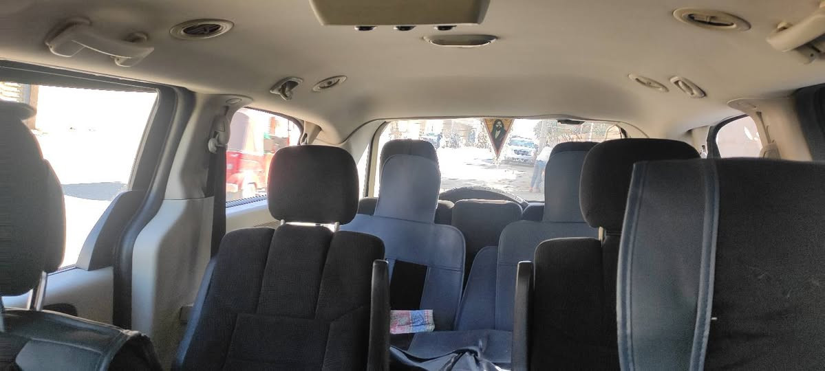 السلام عليكم دوج كرفان 14 فول مواصفات 
مكفوله من الضربه كير مكينه كفاله جام كهرباء كشن السايق كهرباء ابواب كهرباء جنطه كهرباء تخم تاير جديد حداديه جديده منضومه ماء جديده حماوه طبيعيه صيف شتاء لايت ناصي زنون عالي اصفر كشنات بلع تحكم ستيرن جهتين السعر 150 وبيها مجال  رقم بصره مكاني بصره ***********
