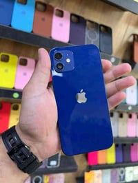 يفون ١٢ عادي  اللون ازرق  الذاكرة ١٢٨  البطارية ٨٥  مبدل شاشة فقط  بصم...