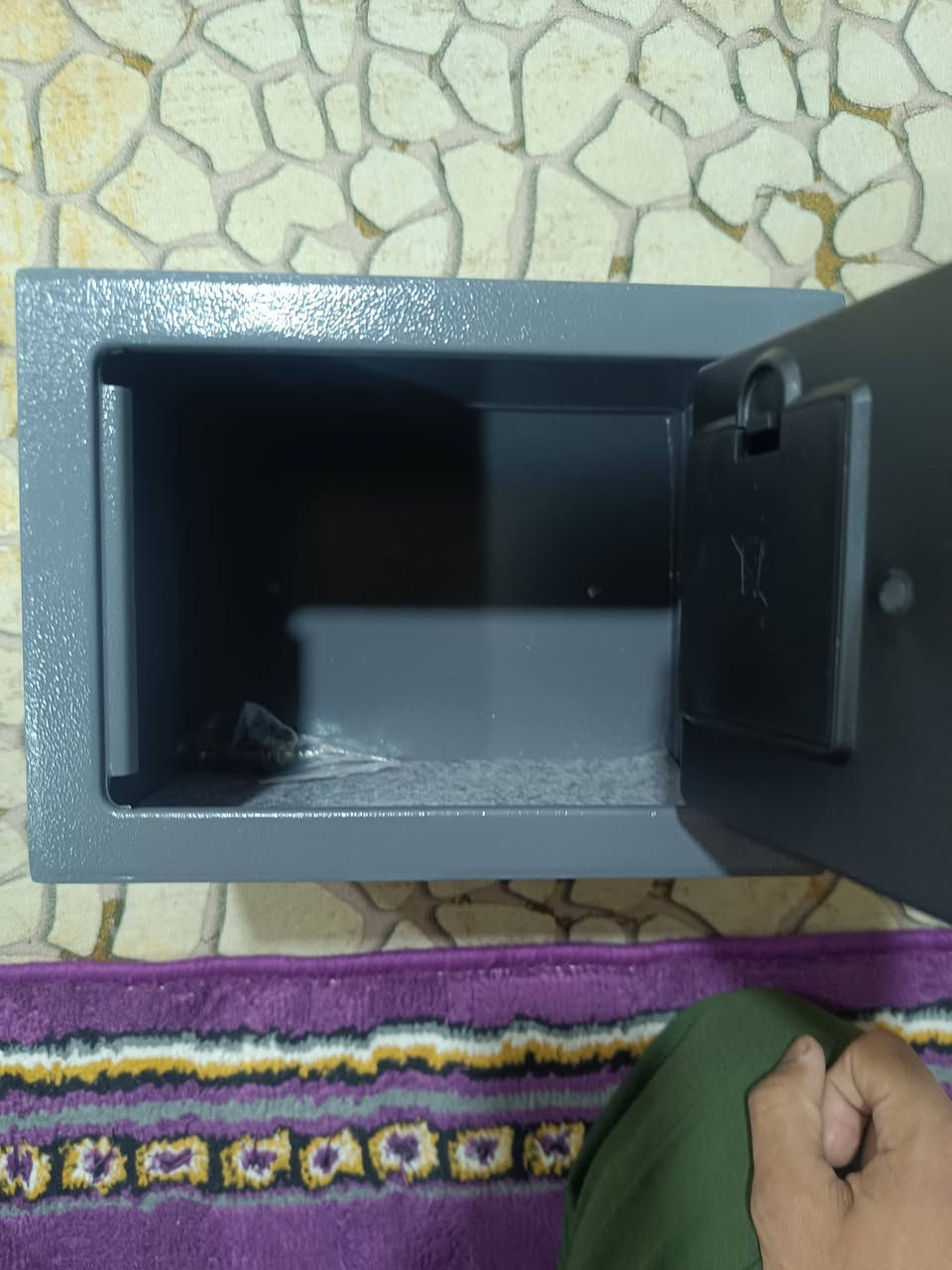 قاصه جديده للبيع مفتاح نسختين ورمز


**إذا كنت صاحب هذا الإعلان وتريد حذفه لأي سبب، رجاءا أرسل رسالة إلى الدعم الفني**