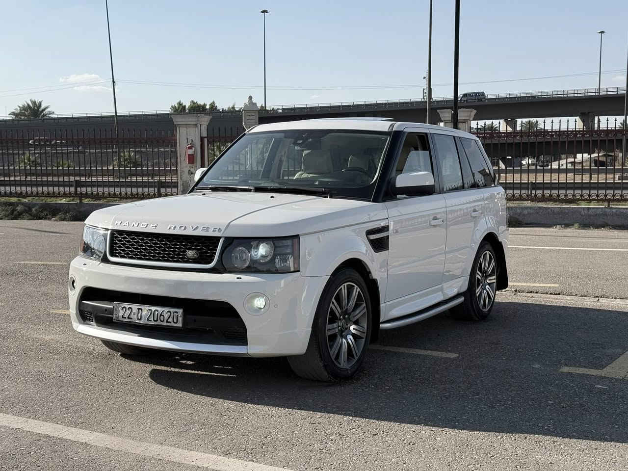 بيع او مراوس رانج روفر سبورت خليجي موديل 2010
محرك 8 سلندر بدون سوبر المرغوب
السياره كفاله عامه من الحادث عدا الدعاميات صبغ جماليه
المواصفات فول ،، نظام جوبلس شغال ،، داخل ابيض ،،
السياره جاهزه ومتحتاج شي ،، رقم اربيل دولي 
المكان بغداد حي الجامعه ،، السعر 135 ورقه
رقم الهاتف ،، ***********
