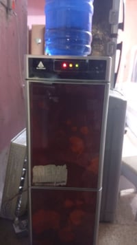 براد نضيف شخط مابي بسعر مناسب 85الاف وبيها مجال رقم التواصل 0778324438...