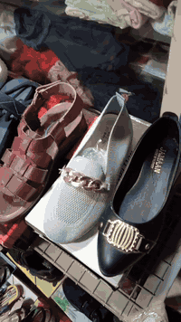 شلعه أحذية ٣٥ قطعه سعر القطعه الفين ونص قفل متوفر توصيل 07815822784