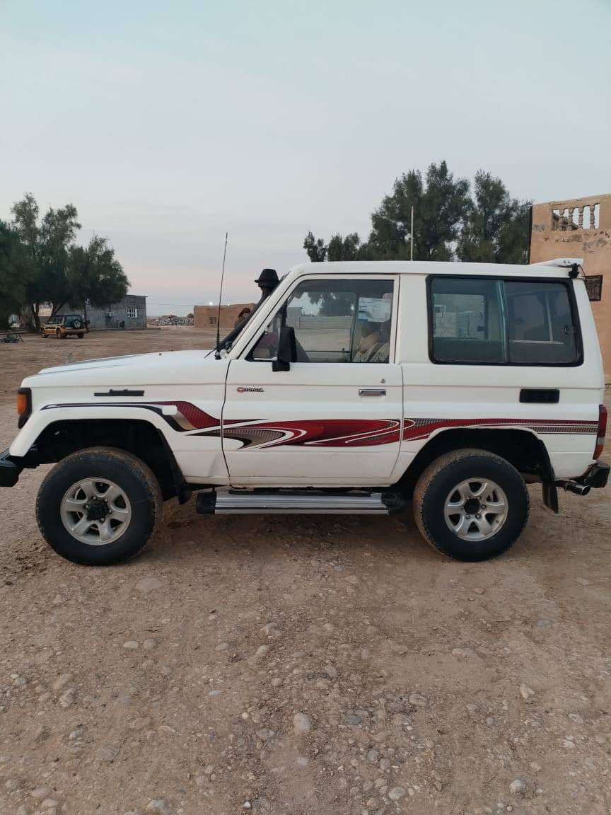 السلام وعليكم للبيع ربع موديل 1987 رقم بغداد شرط التحويل 
محرك ونجي كير محرك شاصي كله شرط كهربايات كلها شغاله شاشا جام كهربائي السياره لوي مصبوغه عام المكان ديالئ العضيم والشراي يدلل  مكلف بل نشر *********** /***********
