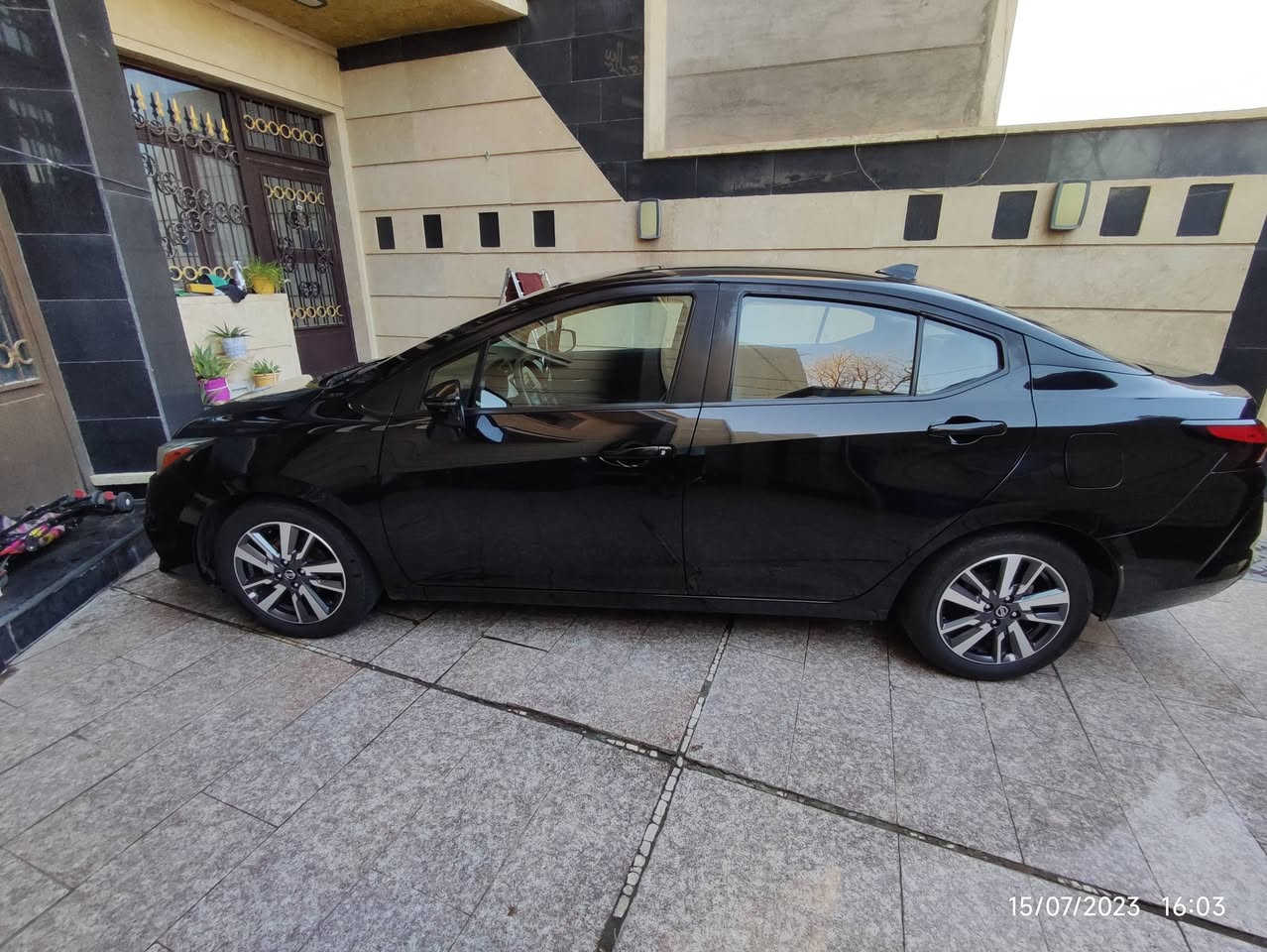 نيسان فيرسا 2020 SV رقم بغداد  
مواصفاتها 
بصمه 
رادارات امامي خلفي 
توقف ذاتي امامي خلفي
نقطه عمياء 
شاشه كار بلي 
كاميرا دواره 
ويل كب 16
محرك ١٦٠٠ السيارة اقتصادية جدا 
صدر جديد كامل تخم تاير جديد التبريد والتدفئة شغال 
ماشية 106 الف كيلو فقط 
حادث مثل ما موضح بالصور امريكا وبيها ضربة بالصندوق  بالعراق السيارة كلشي مابيها 
اني جانيها للسيارة مو بياع شراي 
السعر 116 ورقة بيها مجال واني حاضر 
مكان السياره بغداد شارع فلسطين  للتواصل 
***********
