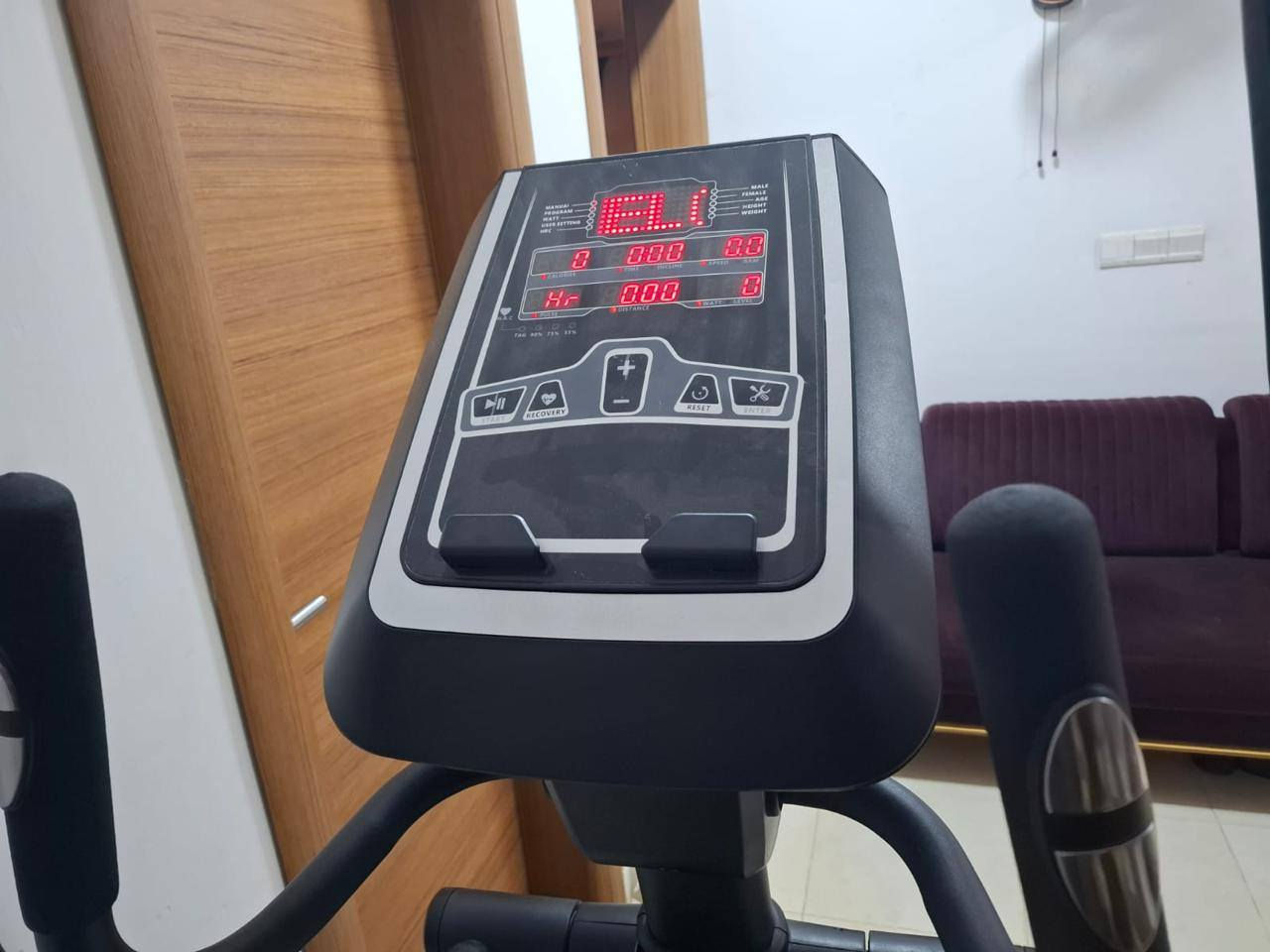سعره 700 وبي مجال نجف مجمع الاميرات اخو الجديد  ***********
