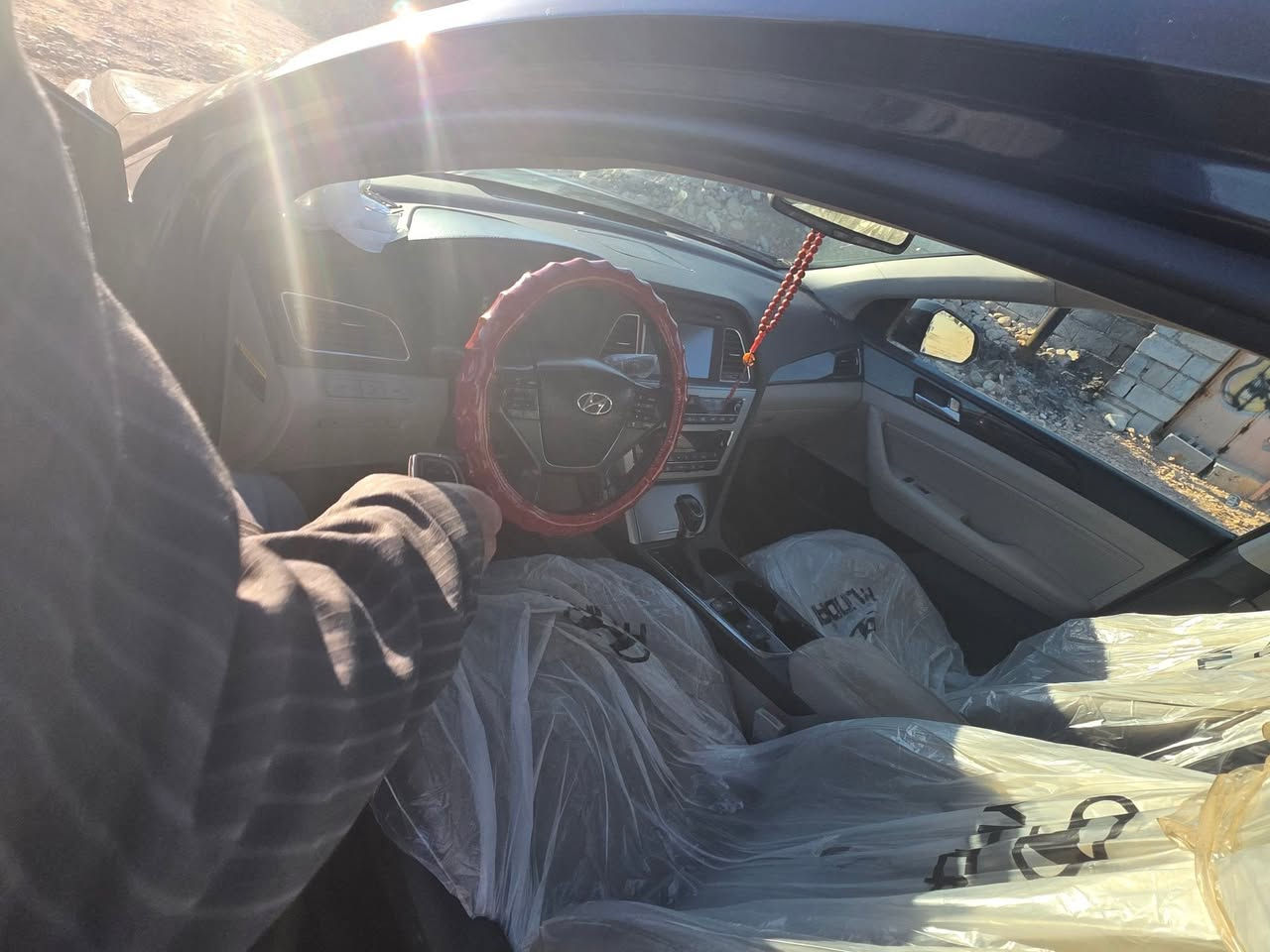 **للبيع سوناتا وارد أمريكي ✅ **

**لون اسود

**وارد امريكي

**المواصفات لمتد بانوراما **

**رادار امامي خلفي**

**كشن السايق كهرباء**

**كشنات تدفئة** وتبريد

**استيرن تدفئة**

**اشاير بالمري**

**تحديد مسار**

**نظام اوتو هولد**

**سايد بريك بصمة**

**لايت زنون**

**فول تحكمات ستيرن**

**السيارة باسمي تحويل مباشر 

**مكان السياره ديالى بلدروز ***********
