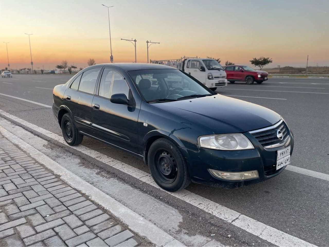 نيسان صنى موديل 2008نيلي گير توماتيك 
 دوو پارجه ى بوياغه جاملغي دواوه   و بونيت بي زه  ربه به س بو جوانى كراوه سياريكه هه موو گيانى به شه رت ٤تايو ويلي تازه له ژيره مكينه ى به شه رت نه بوخار نه سه رف  سه نه وى دوو مانكه به سه ر چوه  سعرى ٧٦مجالي كم 
رقم تلفون 
📞 ***********
*********** كركوك, العراق
