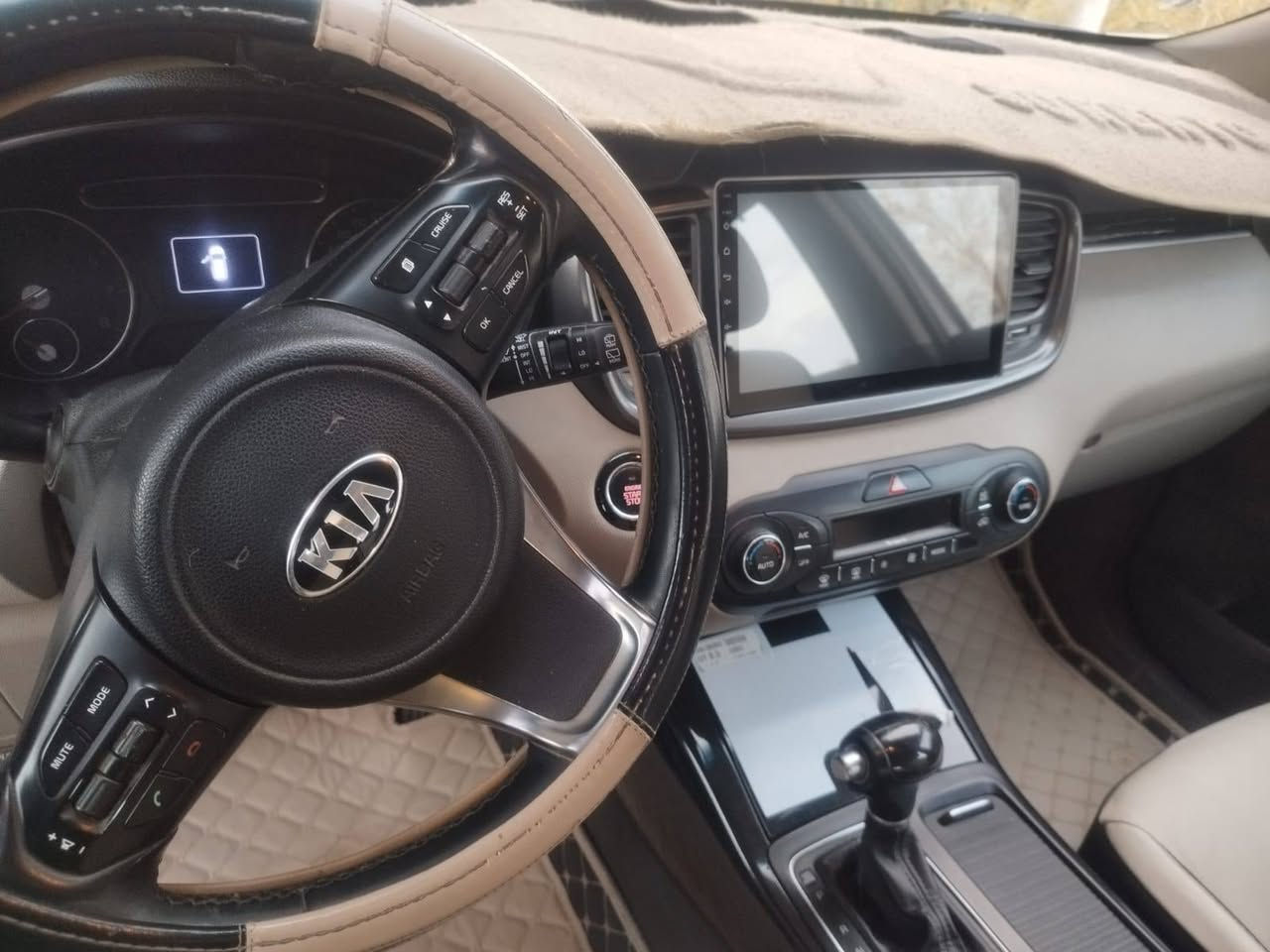 السلام عليكم
سورنتو خليجي 2018 

رقم واسط الجديد 

6 سلندر 

7 راكب 

جنطه كهرباء 

اريل نفكيشن

3 قطع تبريد 

زراك لايت 

كشن كهرباء
 
مكان السياره في الكوت 
للاستفسار الاتصال على الرقم ***********
