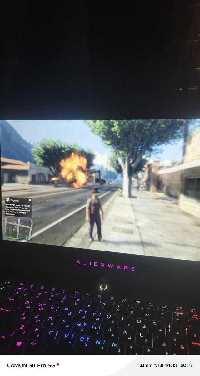 لابتوب العاب للبيع المواصفات بالصوره يشغل كل الالعاب اني مشغل عليه لعبه جي تي اي 5 الاصليه نضافته 99 بالميه والهارد واحد  تيره مابيه ولا شخط سعره 800 وبيه مجال بصيط مكاني بغداد الأمين الثانية رقمي ***********
