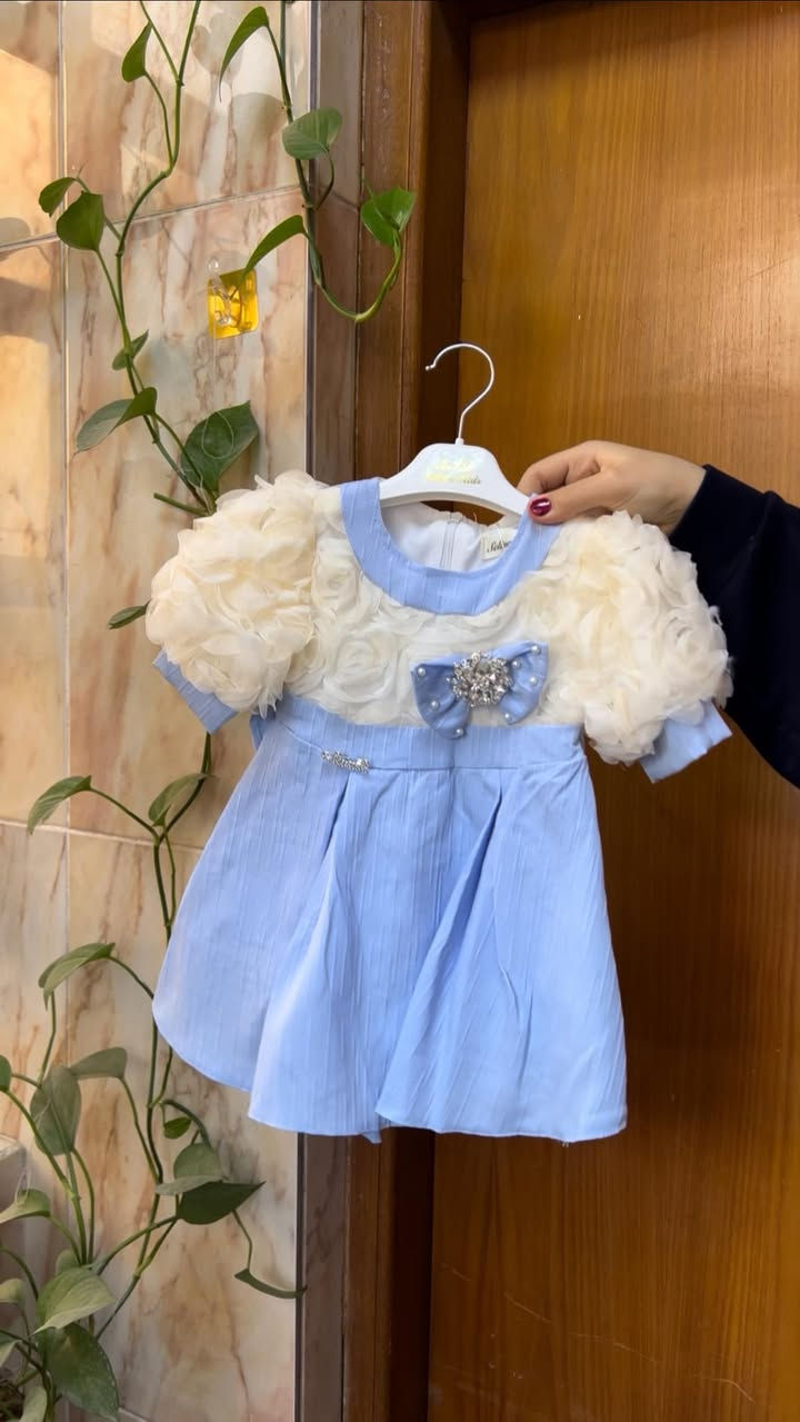 ما يتميز بالأناقة والجمال✨
فستان بناتي يلبس عمر 1سنة الى 3 سنوات👼🏻
افضل هدية ممكن تتقدم البنتج😍
متوفر بثلاث الوان والقماش والجودة تجنن🤩
والسعر ٢٠ الف فقط😍
متوفر توصيل لجميع المحافظات🚚
للحجز والاستفسار مراسلتنا على الصفحة📩
واتساب ***********
