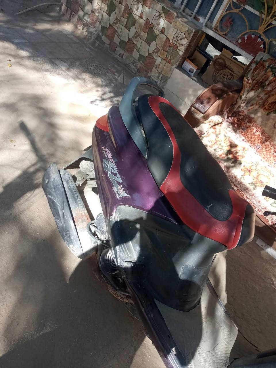 سلام عليكم درجة فراشه ياباني نظيف أو ناعمه سعره 400او بيه مجال قليل مكانه اطوريج رقم ***********
