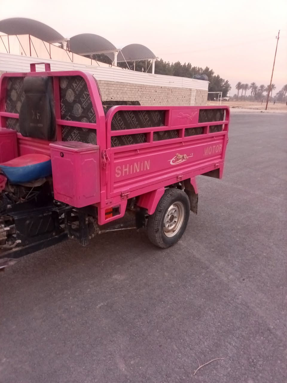 سلام عليكم ستوته البيع موديل ٢١ مكينه بلاديه وراق صوليه متفوع كمرك كهربائيّة كله  ركبه شاصي مكفولات ستوته ما جناي سعر ١٨٥٠وبيهة مجال ال شراي مكان بغداد المدائن رقم الهاتف ***********
